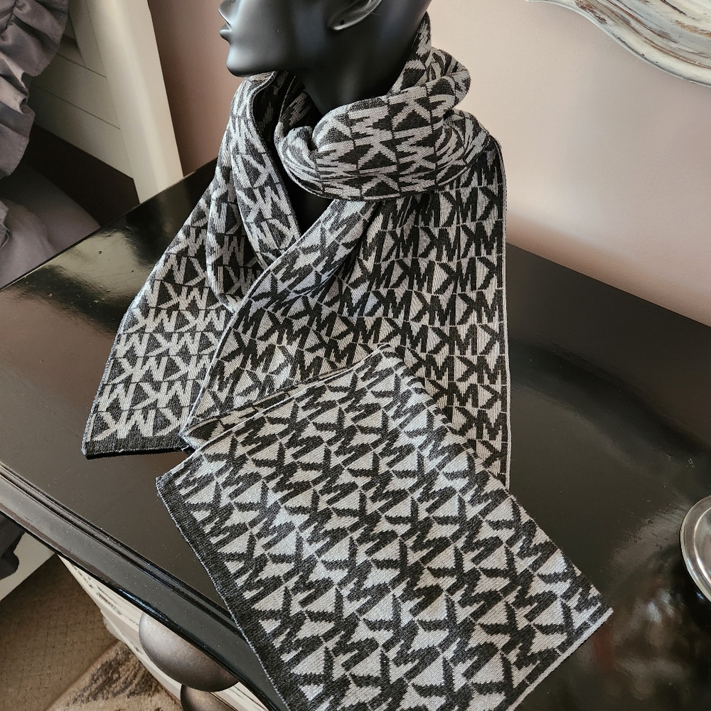 Michael Kors MK Logo Reversible Knit Scarf Black Grey Size 64"x 9"
